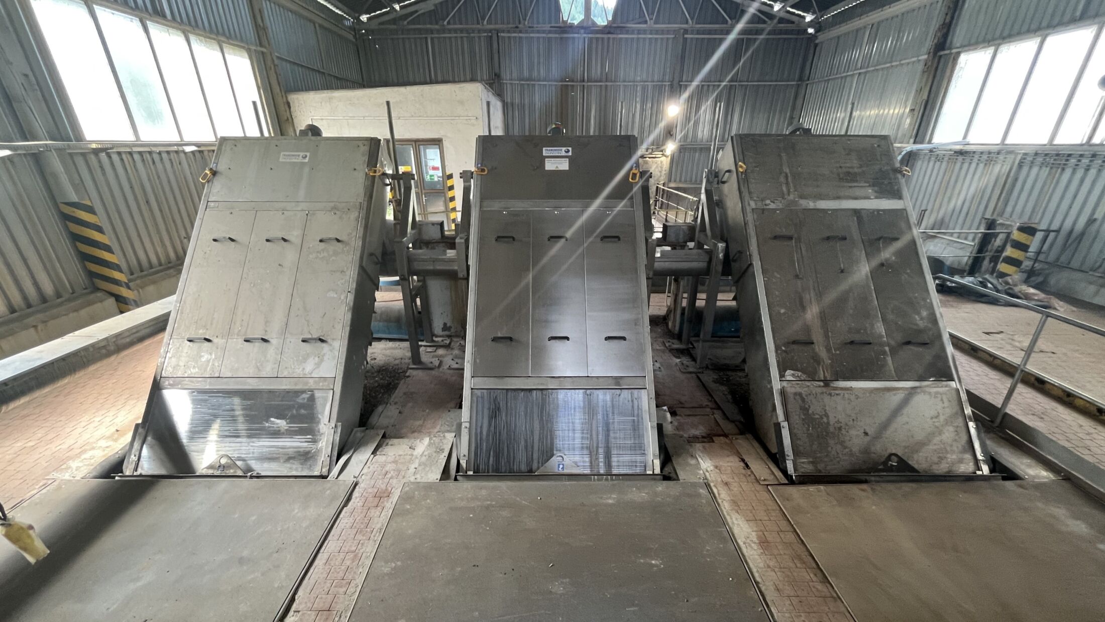 Inovácia v predčistení odpadových vôd (ČOV): Úspešná dodávka a inštalácia schodíkových hrablíc